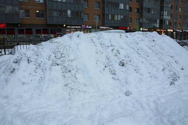 В Перми мужчине пришлось вызвать спасателей, чтобы выбраться из сугроба