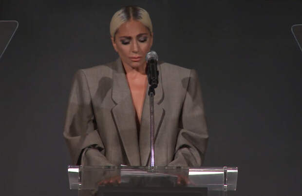 lady-gaga-outfit-oversized-suit-statement-elle-women-hollywood-30