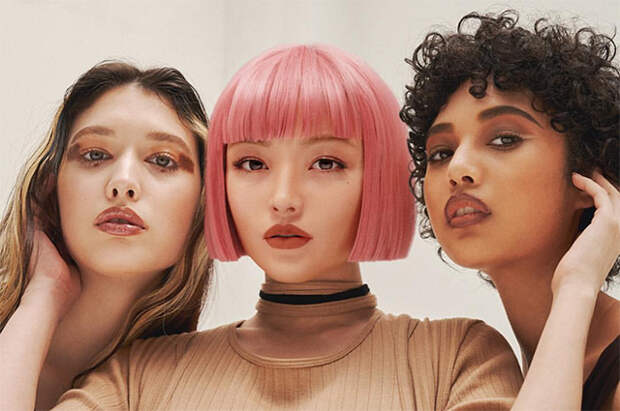 Имма (в центре) в рекламе Kate Cosmetics