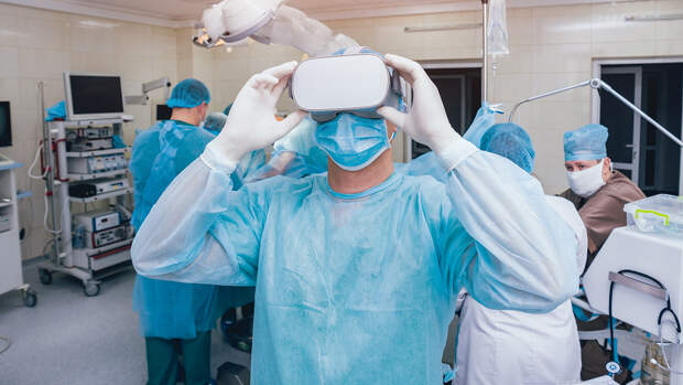 Бразильский хирург провел успешную операцию в VR-очках