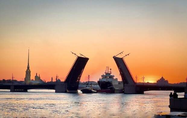 Стало известно, когда в Петербурге стартует сезон разводки мостов