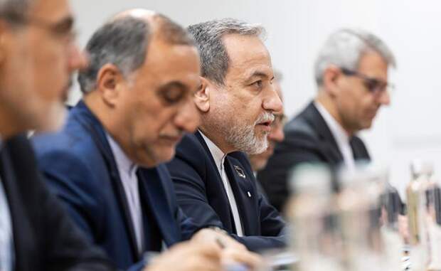 «Крайний прогресс»: Переговоры между Ираном и США стремительно ведут к большой войне