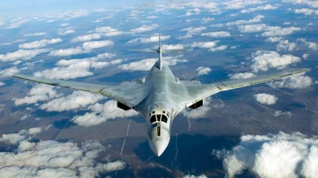 Sina: уникальность российского бомбардировщика Ту-160 вызывает «животный страх» у США