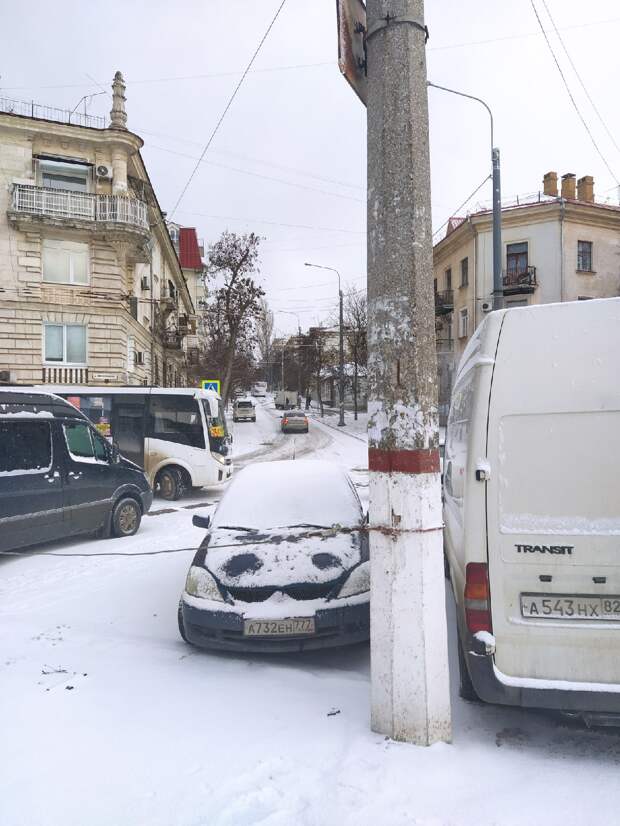“Замело, дорога – зеркало”: В соцсетях крымчане жалуются на работу коммунальщиков