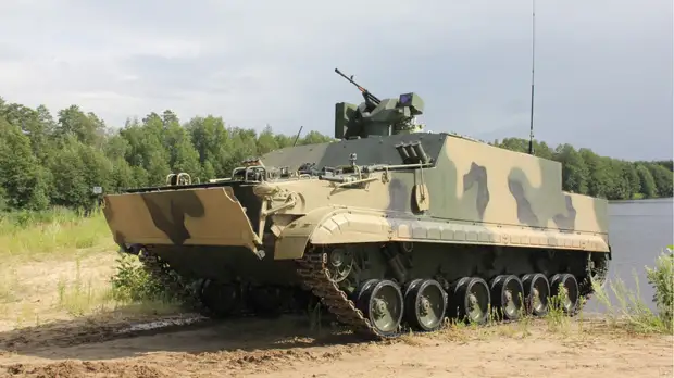«Универсальная боевая единица»: как плавающий бронетранспортёр БТ-3Ф укрепит Вооружённые силы РФ