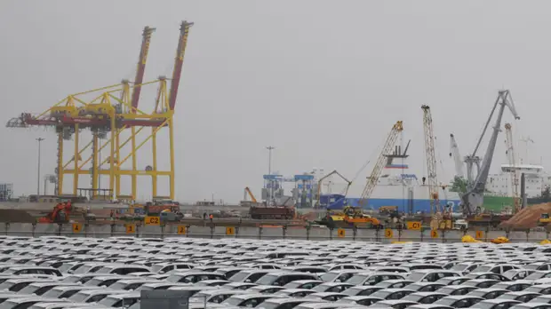 Минэнерго: отгрузка качественной нефти возобновилась в порту Усть-Луга