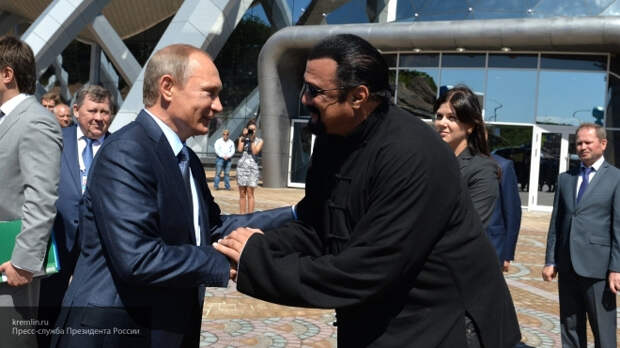 Считаю Путина своим другом: западные знаменитости поддержали президента России
