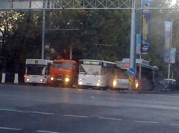 Гонки городских автобусов.