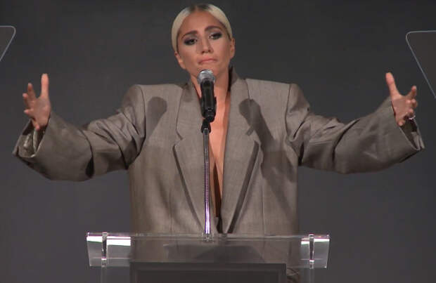 lady-gaga-outfit-oversized-suit-statement-elle-women-hollywood-31