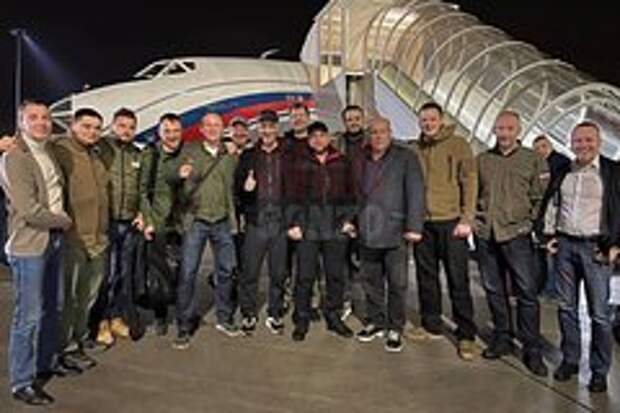 Самолет с главами ДНР, Херсонской и Запорожской областей приземлился в Москве