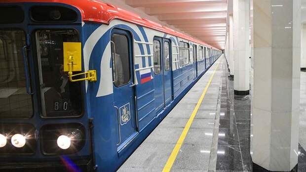 В Москве человек упал на пути Замоскворецкой линии метро