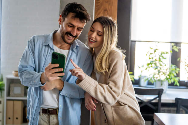 Психолог Самбурский: привычка пар находиться вместе 24/7 навредит отношениям