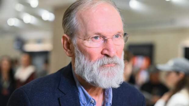 «Спасибо ДОСААФ»: как простой парень из Таганрога попал в ВДВ, а потом стал звездой «Сватов» и отцом двух знаменитых сыновей