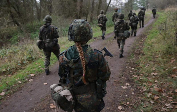 Людоед Зеленский собирается угробить женщин