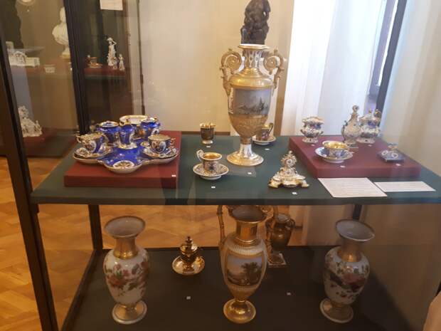 Коллекция Вишневской и Ростроповича в Константиновском дворце