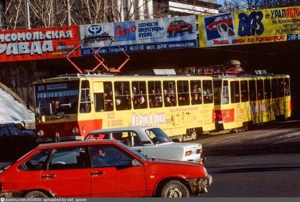 Трамвай 13 маршрута на проспекте Ленина
