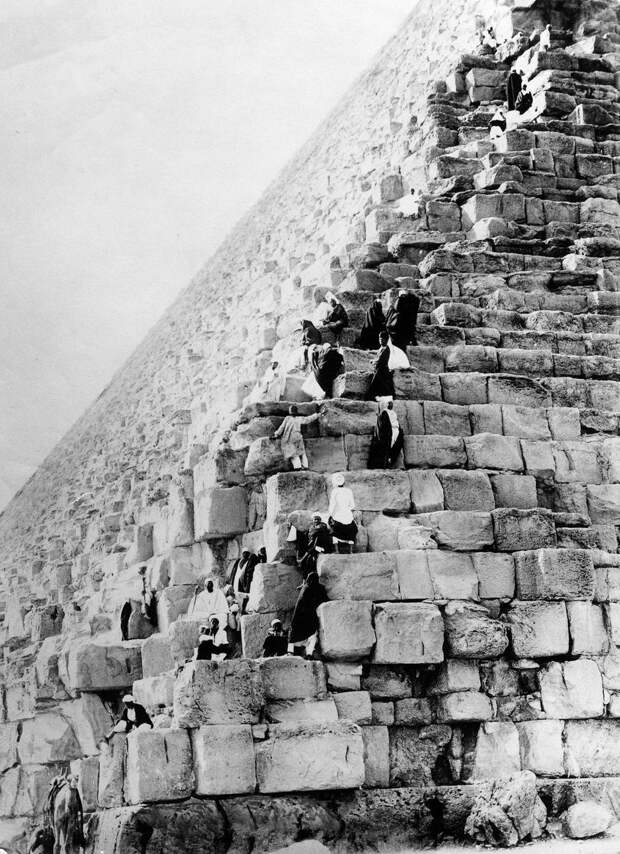 Ретро фотографии туристов на пирамидах Гизы  11