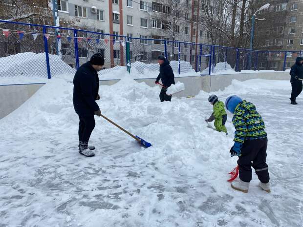 Неравнодушные жители Марфина помогли коммунальщикам убрать снег