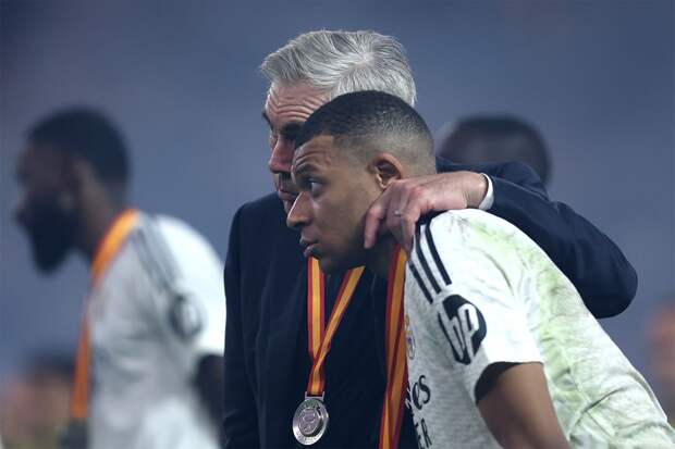 «Реал» проиграл «Барселоне» четвертый трофей подряд: как долго Перес будет терпеть эти унижения?