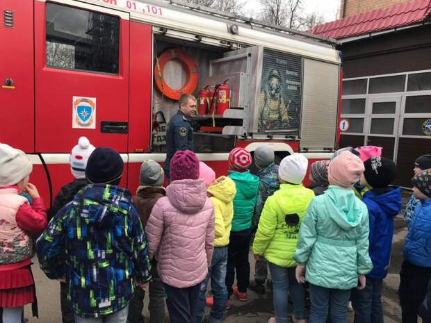 Дошкольники посетили пожарную часть