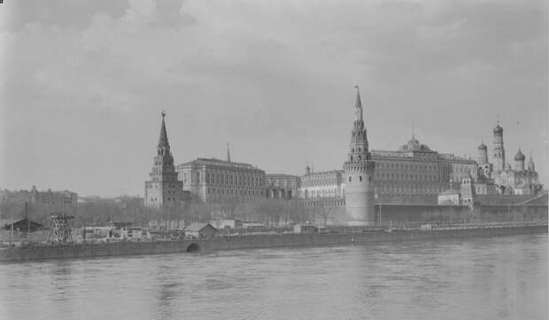 11.Вид на кремль с Софийской набережной