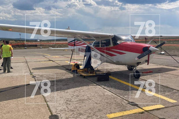 Самолет, севший на трассу в Мурманской области, уже побывал в ЧП