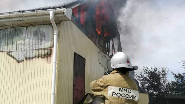 В Ленинском районе ликвидировали пожар в магазине
