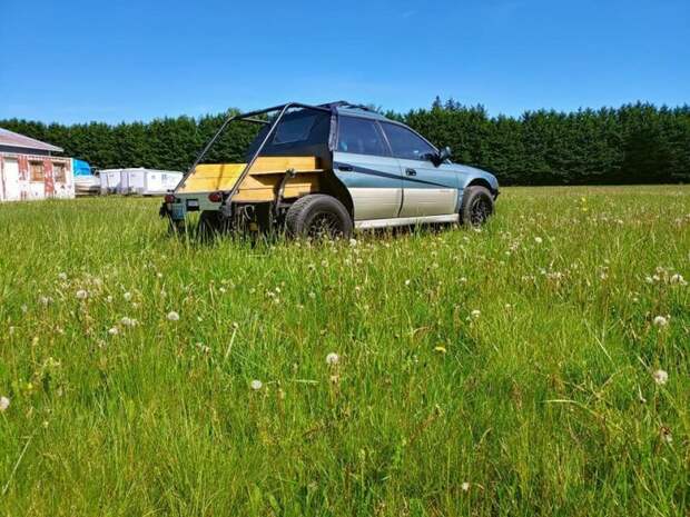 Универсал Subaru Outback переделали в очень странный пикап