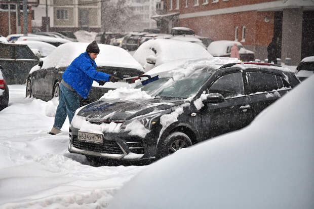 Названы последствия сильных морозов для оклеенной пленкой машины