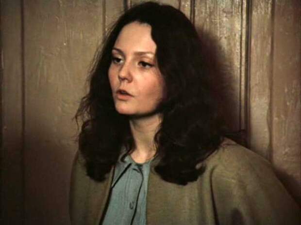 Мария Зубарева в фильме *Третий в пятом ряду*, 1984 | Фото: kino-teatr.ru Мария Зубарева в фильме *Третий в пятом ряду*, 1984 | Фото: kino-teatr.ru