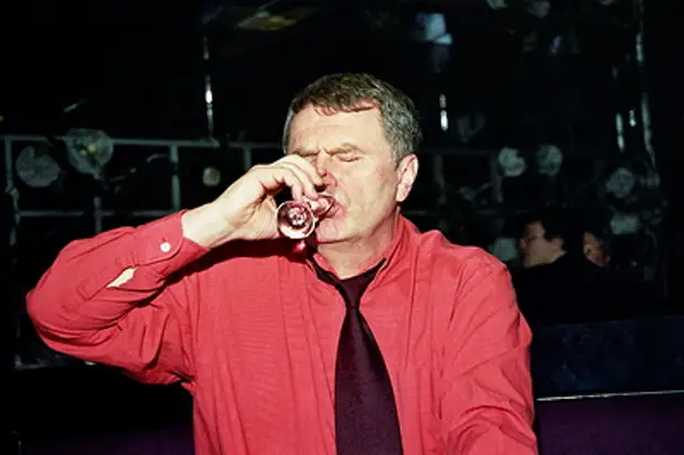 Лидера ЛДПР Жириновского проводили в последний путь лично Патриарх и Путин