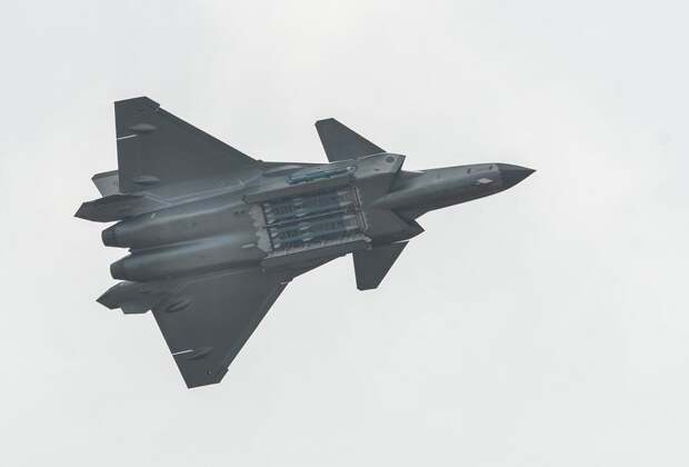 Газета НОАК опубликовала отчет с авиационных учений, в ходе которых Chengdu J-20 сбил 17 самолетов вероятного противника