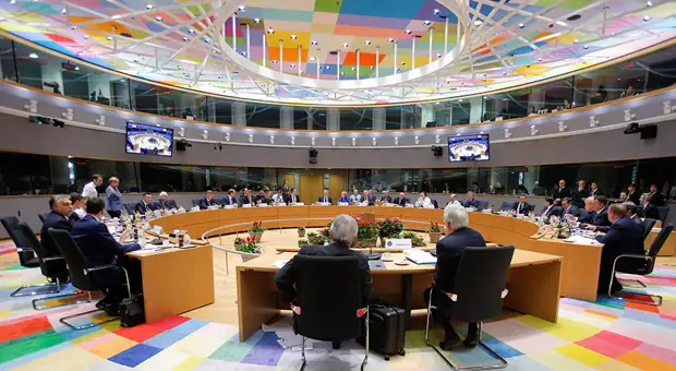 «Нельзя получить всё»: как завершился экстренный саммит ЕС по брекситу