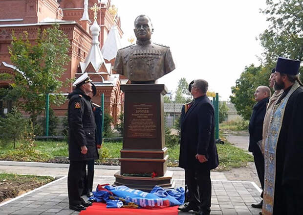 В центре материально-технического обеспечения ЗВО состоялось открытие бюста генерала армии Андрея Хрулёва