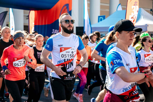 Больше 1200 спортсменов в Твери пробежали полумарафон «Забег.РФ»
