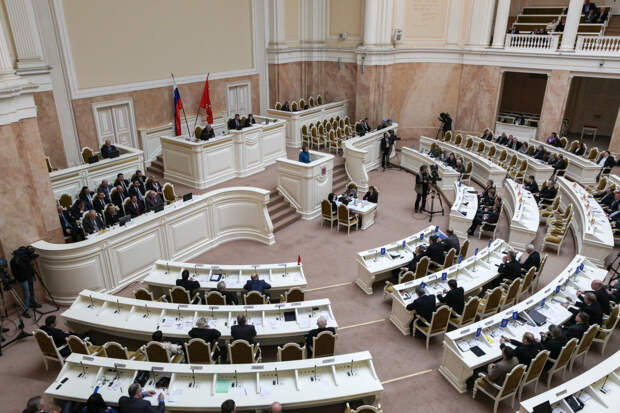 Лидеры фракций ЗакСа оценили роль ПМЭФ в жизни Петербурга