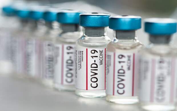 На Западе говорят об опасности вакцин от Pfizer и Moderna