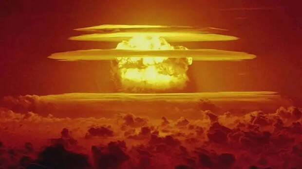 Боясь поражения на поле боя в СВО, Европа может передать Украине ЯО