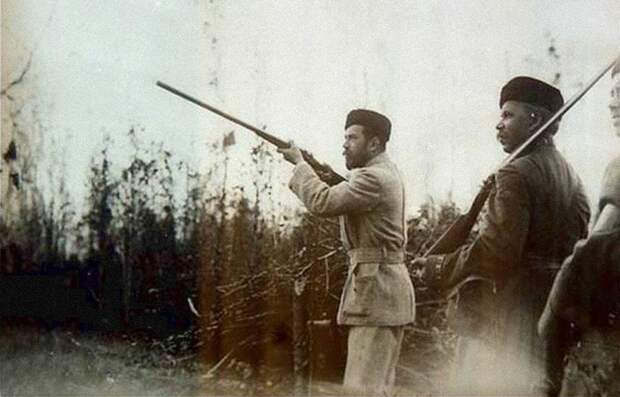 Николай II на охоте в Беловежской Пуще. Сентябрь 1895 года / Фото: pinterest.com Николай II на охоте в Беловежской Пуще. Сентябрь 1895 года / Фото: pinterest.com