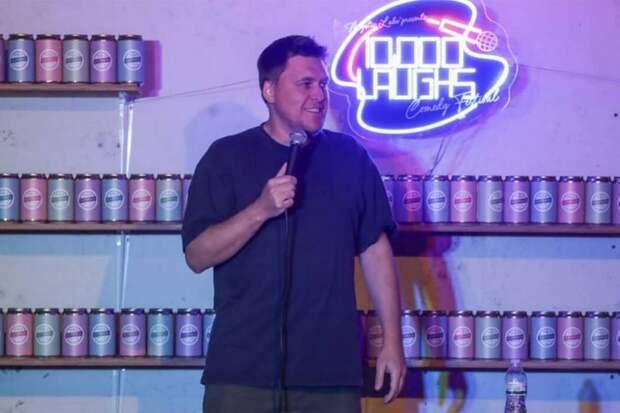 «Я назвал США своим домом»: Александр Незлобин требует M&M’s и безалкогольное пиво за свои выступления