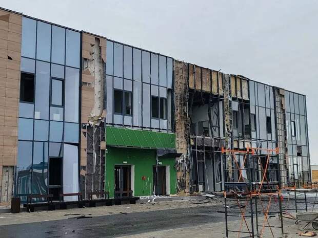 ‼️🇷🇺🏴‍☠Враг ударил по детскому Центру в Счастливцево