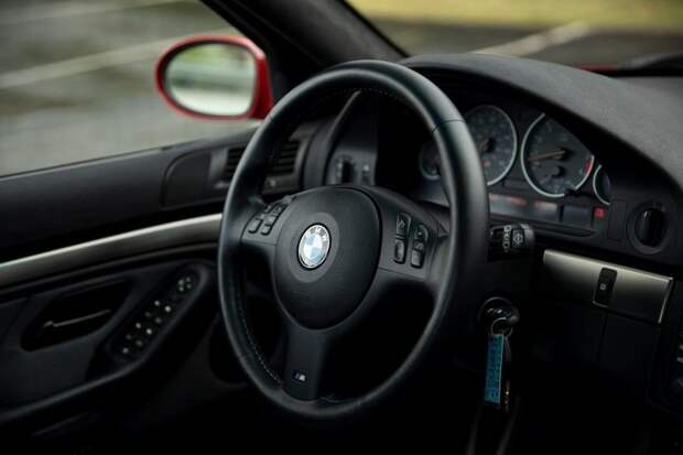 В США продается великолепный BMW M5 2002 года выпуска в редком цвете