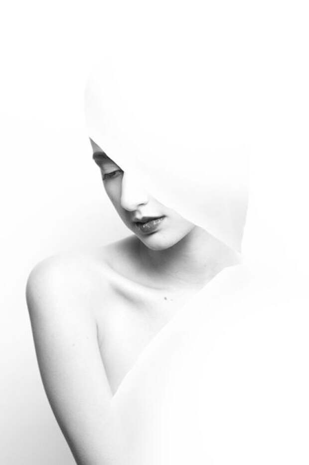 В белом цвете. Модель: Brooke Huseby. Фото Kaylin Amabile.