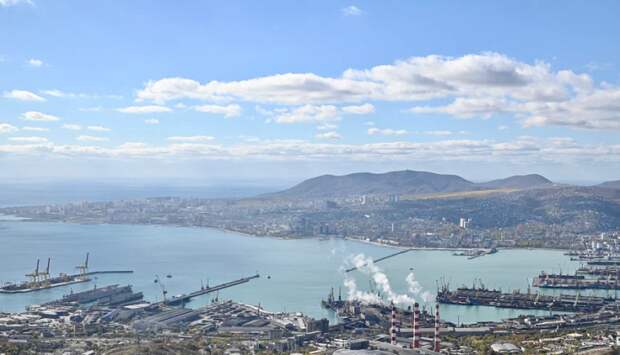 Новороссийск! Артиллерийский салют в честь праздника отменен, в городе угроза атаки