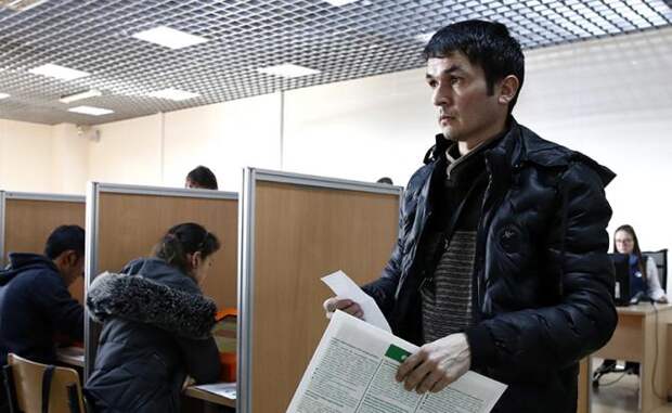 Мигрантам в РФ раздают квартиры, а «своих» шпыняют за национализм