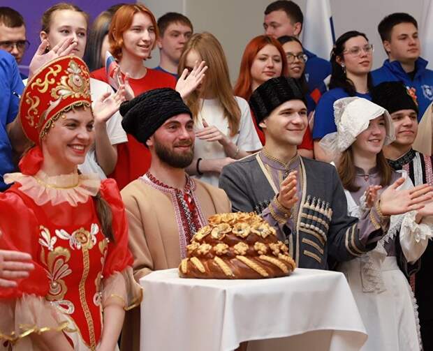 Традиции, искусство и обычаи народов России покажут в Симферополе на фестивале