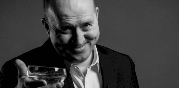 Актера Сергея Бурунова экстренно госпитализировали с коронавирусом