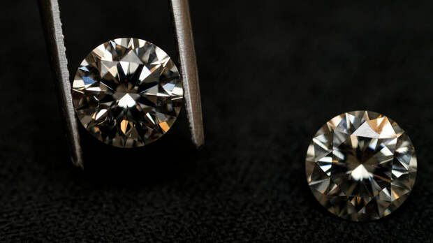 Природный алмаз от синтетического отличит только спецоборудование