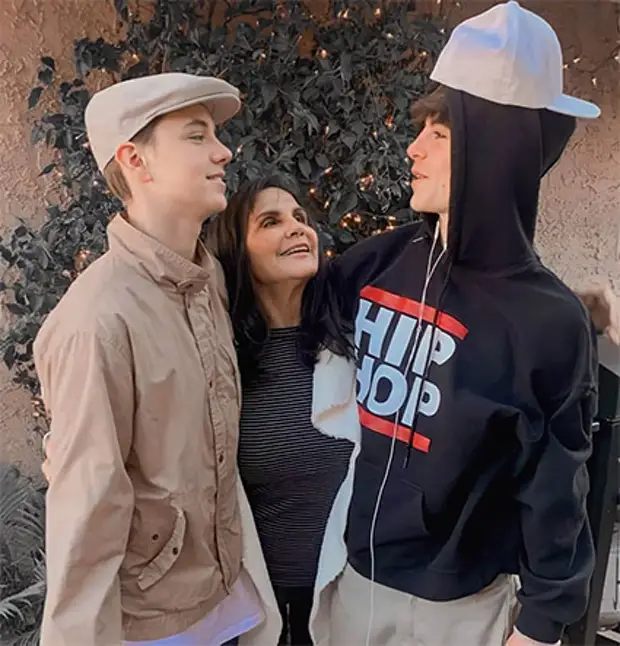 Линн Спирс со своими внуками, сыновьями Бритни Спирс