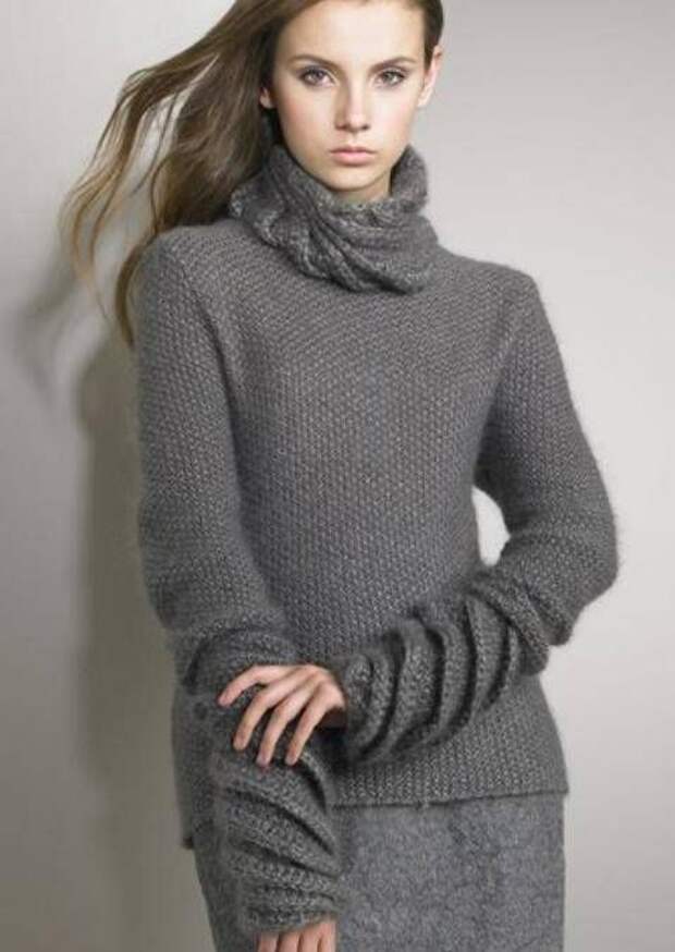 Серый свитер спицами